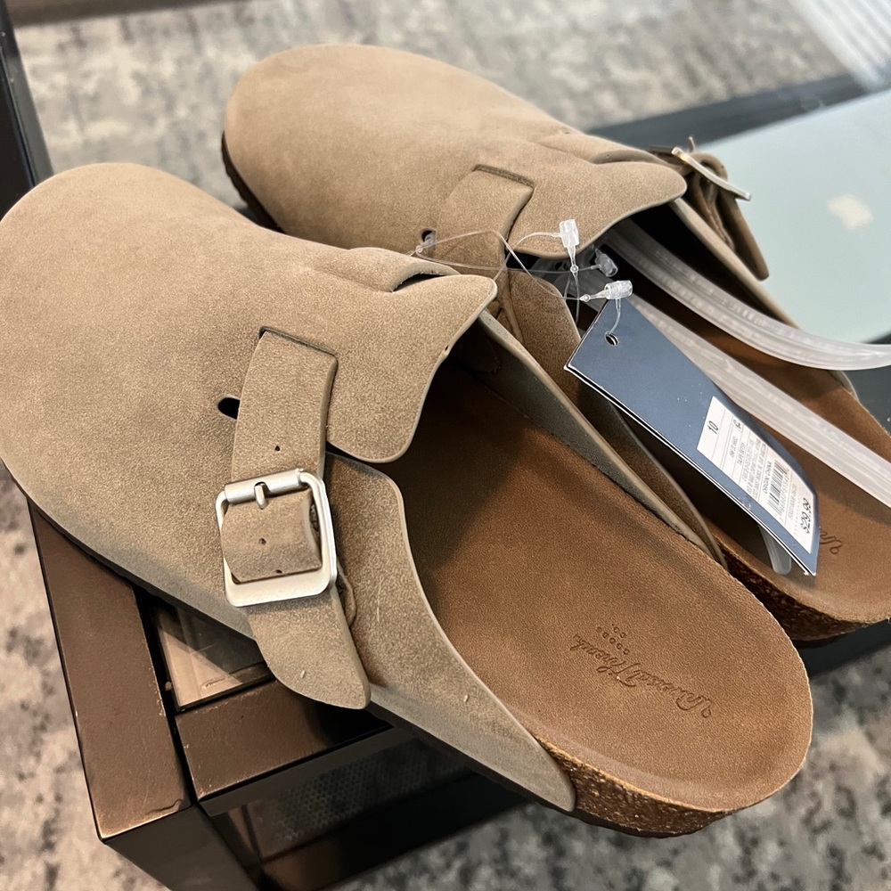 Womens clog shoes size (10)